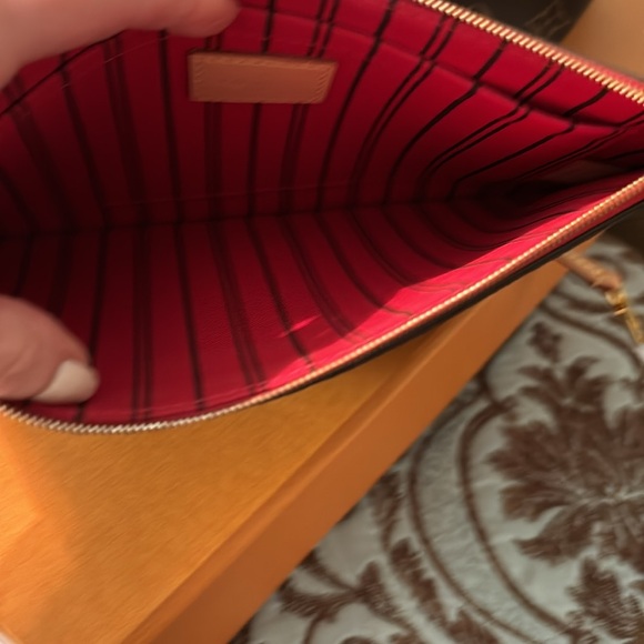 Louis Vuitton Neverfull MM - Picture 3 of 5